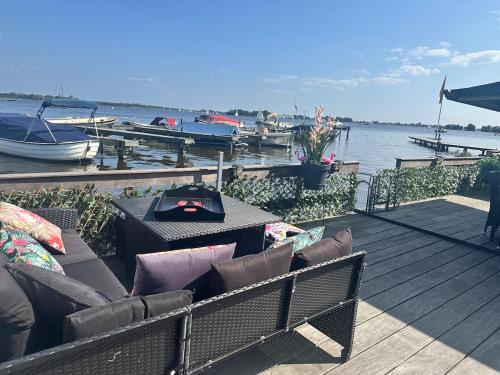 woonboot de dobber loosdrechtse plassen 4-8 personen in Loosdrecht