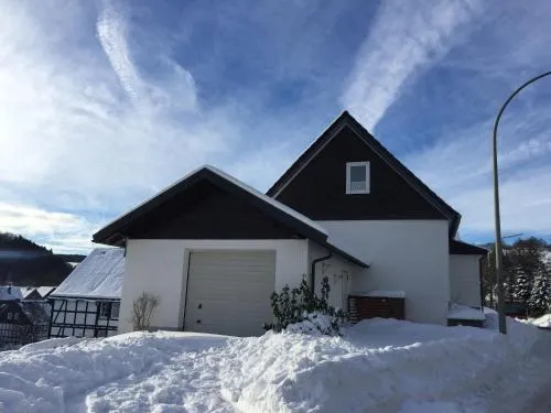 Charmantes Ferienhaus in Deifeld in Medebach, Deutschland