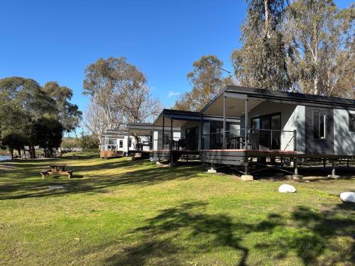 Breakaway Twin Rivers Caravan Park in Acheron
