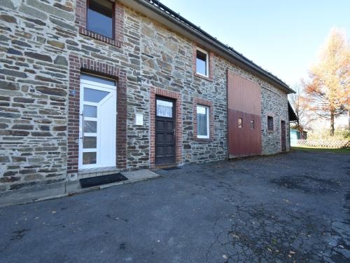 Cottage in Kuchelscheid with Terrace gîte à louer Pannensterz