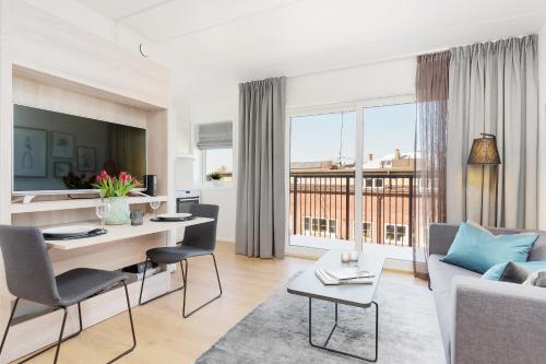 ザ アパートメンツ カンパニー - マヨールストゥーエン