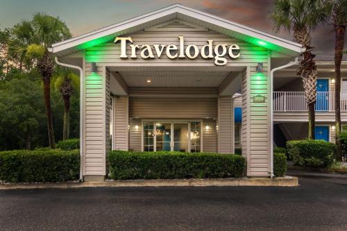 Travelodge Suites by Wyndham MacClenny - 숙소 외관