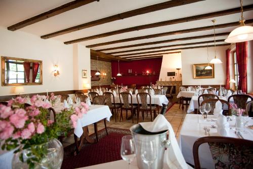 餐廳, Hotel Springiersbacher-Hof in 克羅夫