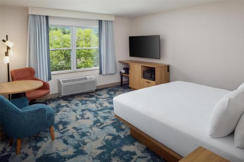 Hampton Inn & Suites North Conway - image 2