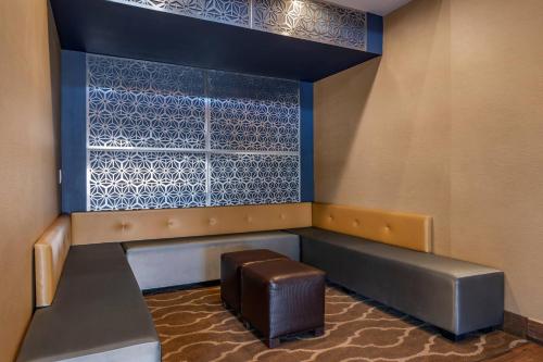 Comfort Inn Romeoville - Bolingbrook - image 8