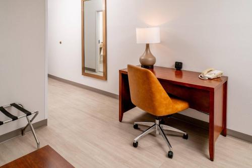 Comfort Suites Prestonsburg West - image 6