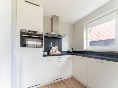 Kitchen, Holiday Home near Scherpenisse Beach in Verspreide huizen Scherpenisse