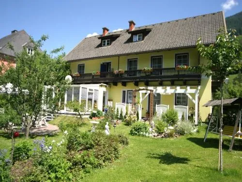 Apartment in Feld am See by Brennsee Lake in Feld am See, Österreich