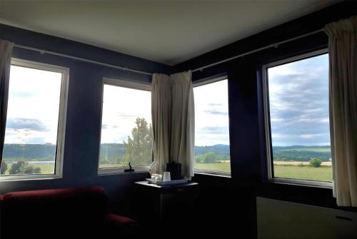 King Suite with Jetted Tub - Non-Smoking