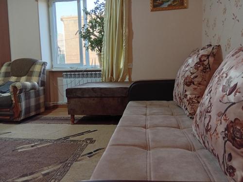 Anush in Сісіан