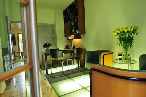Shared lounge/TV area, Lint Hotel Koln in Cologne