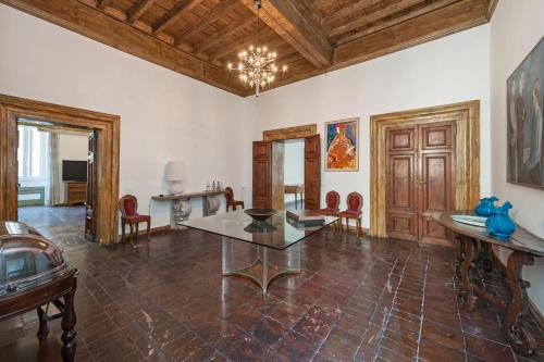 Ancient Palace In Downtown Rome, Roma (foto 8)