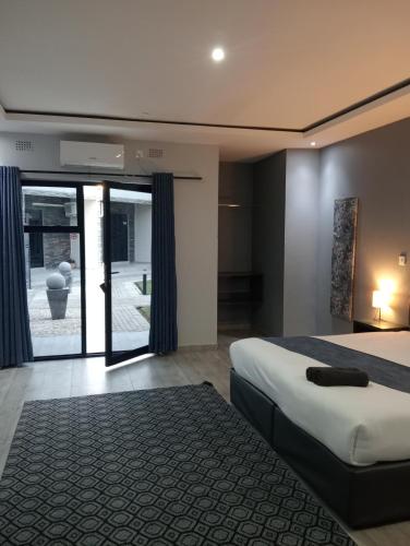 Beautiful Studio Apartment with backup and Fast WiFi in Chelston