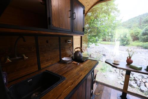 Owl Glamping House DIlijan in Dilijan