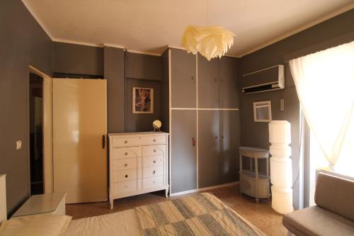 Charming Seaside Flat in Chalkoutsi (Attiki)