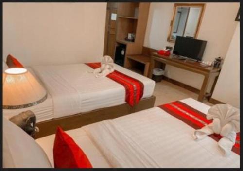 room detail thumbnail 2