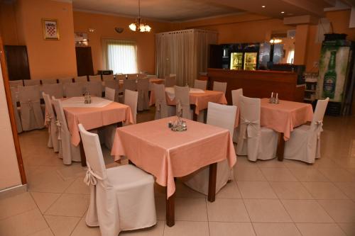 Restaurant, Bistro Kristina in Perušić