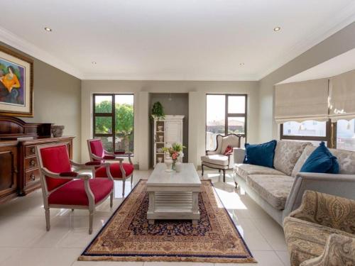 Alabaster Luxe Villa - image 2