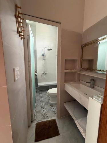 Wings House Homestay Hồ Tràm - 샤워실