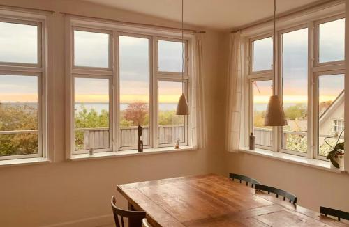 ทัศนียภาพภายนอกโรงแรม, Wooden House With Fjord Views In Hundested in ฮันเดอสเทด