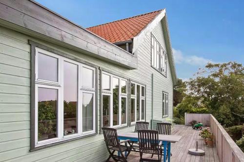 ทัศนียภาพภายนอกโรงแรม, Wooden House With Fjord Views In Hundested in ฮันเดอสเทด