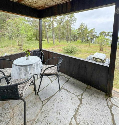 Фасада на хотела, Secluded Cottage Between Nature Reserves in Burge