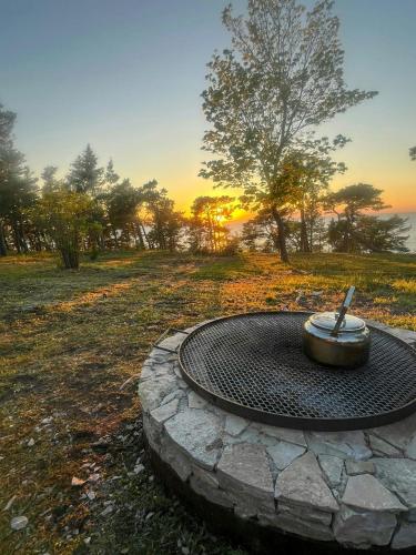 Фасада на хотела, Secluded Cottage Between Nature Reserves in Burge