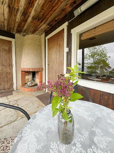 Фасада на хотела, Secluded Cottage Between Nature Reserves in Burge