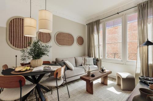 Loma - 3 bedrooms and office in Eixample Esquerra, Barcelona