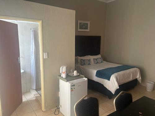 C'est Si Bon Accommodation at 53 Van Heerden Mokopane in Mokopanė