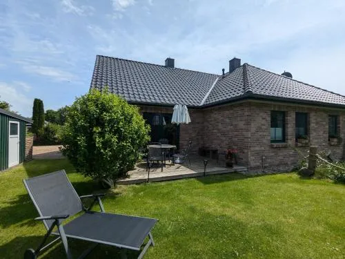 An de Bäk - Dat Dardel Hus in Born, Deutschland