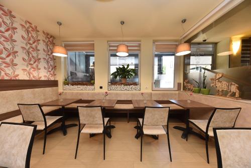 Garni Hotel Zenit in นอวีซาด