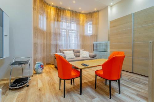 EFAD LUX Apartments 2 Beautiful apartment for groups, Budapest