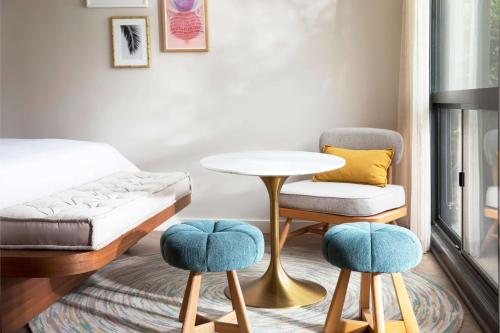 1 twin bed