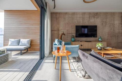 Facilities, Luxurious Central Raanana Flat with Terrace in Raanana