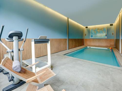 Piscina, Apartment in Weelde with swimming pool in Genk City Center