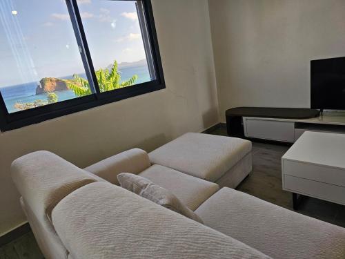 T3 Cosy face à l'îlot (T3 Cosy face a l'ilot) in 치코니