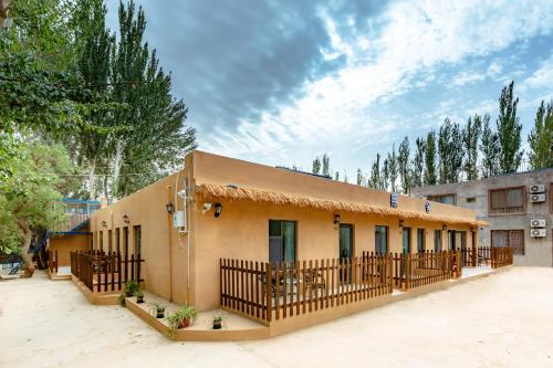 Exterior view, wushe hotel in Dunhuang