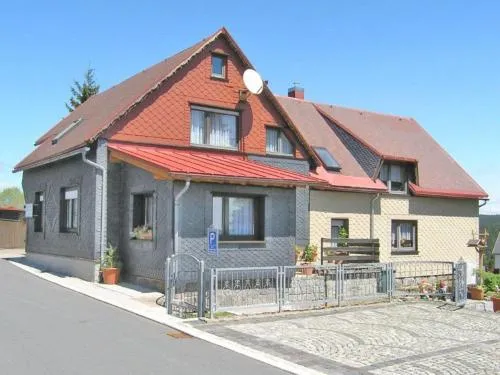 Einladende Ferienwohnung mit Garten in Frauenwald, Deutschland