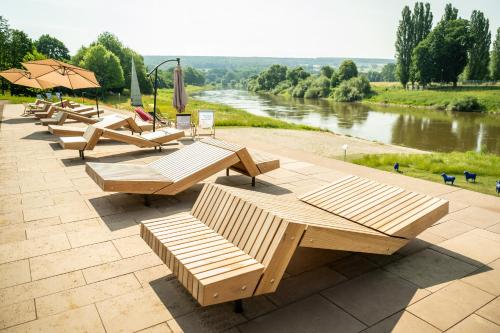 Заобикаляща среда, Ferienwohnung MW 75 m2 Höxter Weserbergland Weser 2 Bäder Terrasse Wäsche Endreinigung (Ferienwohnung MW 4a bis 66 m2 Hoxter Weserbergland Weser 1-2P 1SZi mBad 3-4P 2SZi m2Bader Terrasse W) in Boffzen