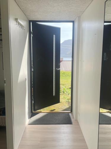 Ocean View Apartment in Soldarfjordur