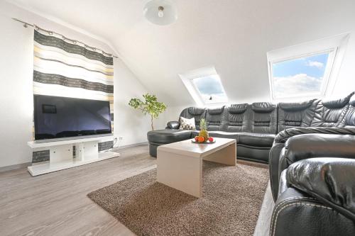 2 bedrooms, 4 beds