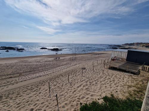สภาพแวดล้อมโดยรอบ, Azulmaris - Direkt am Strand in Vila Chã - Terrasse und Meerblick (Azulmaris - Direkt am Strand in Vila Cha - Terrasse und Meerblick) in วิลลา โด คอนเด
