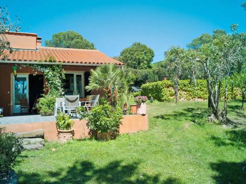 Garden, Holiday Home in Frejus near Sea and Lake in Bellevue