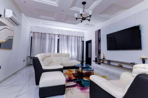 Pinorich Hotel in บัวอา