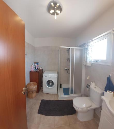 1BR Apt, Huge Balcony, Walk to Nissi Beach, Ayía Nápa (photo 8)