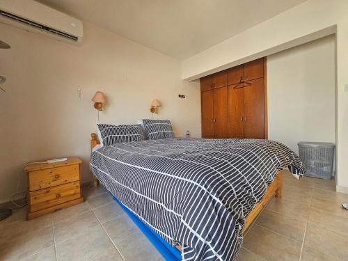 1BR Apt, Huge Balcony, Walk to Nissi Beach, Ayía Nápa (photo 2)