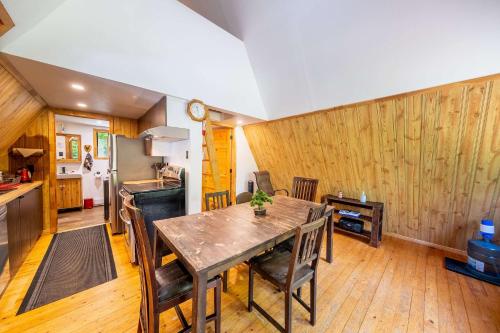 Spa & Waterfront Relaxation - Le Chalet EDGAU, Saint-Alban (fotografie 10)