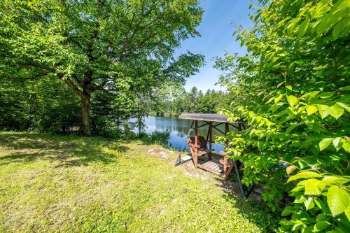 Spa & Waterfront Relaxation - Le Chalet EDGAU, Saint-Alban (fotografie 6)