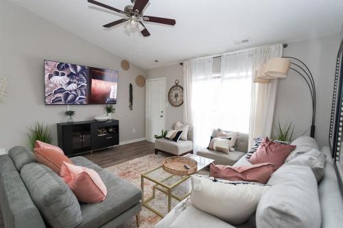 3 bedroom house 10 mins to Uptown Charlotte – khách sạn tại Westchester